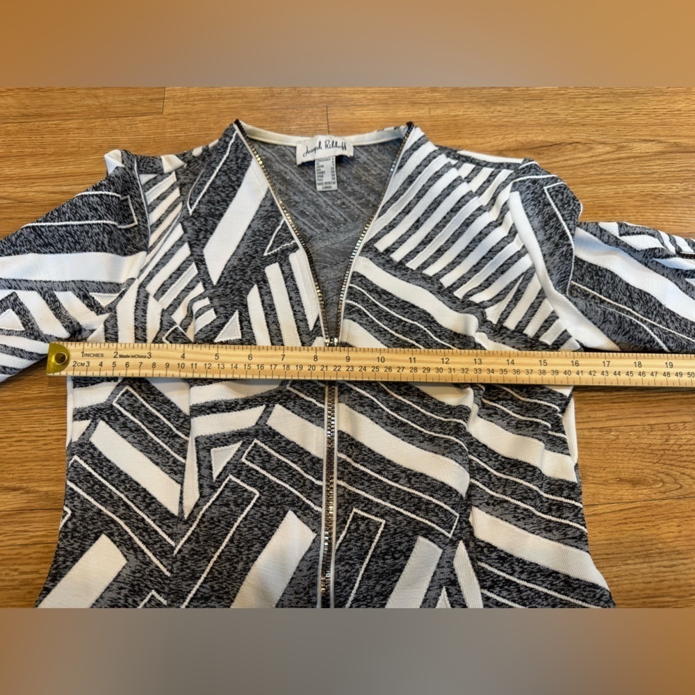 Joseph Ribkoff Structured Geometric Zip Jacket - Picture 9 of 12